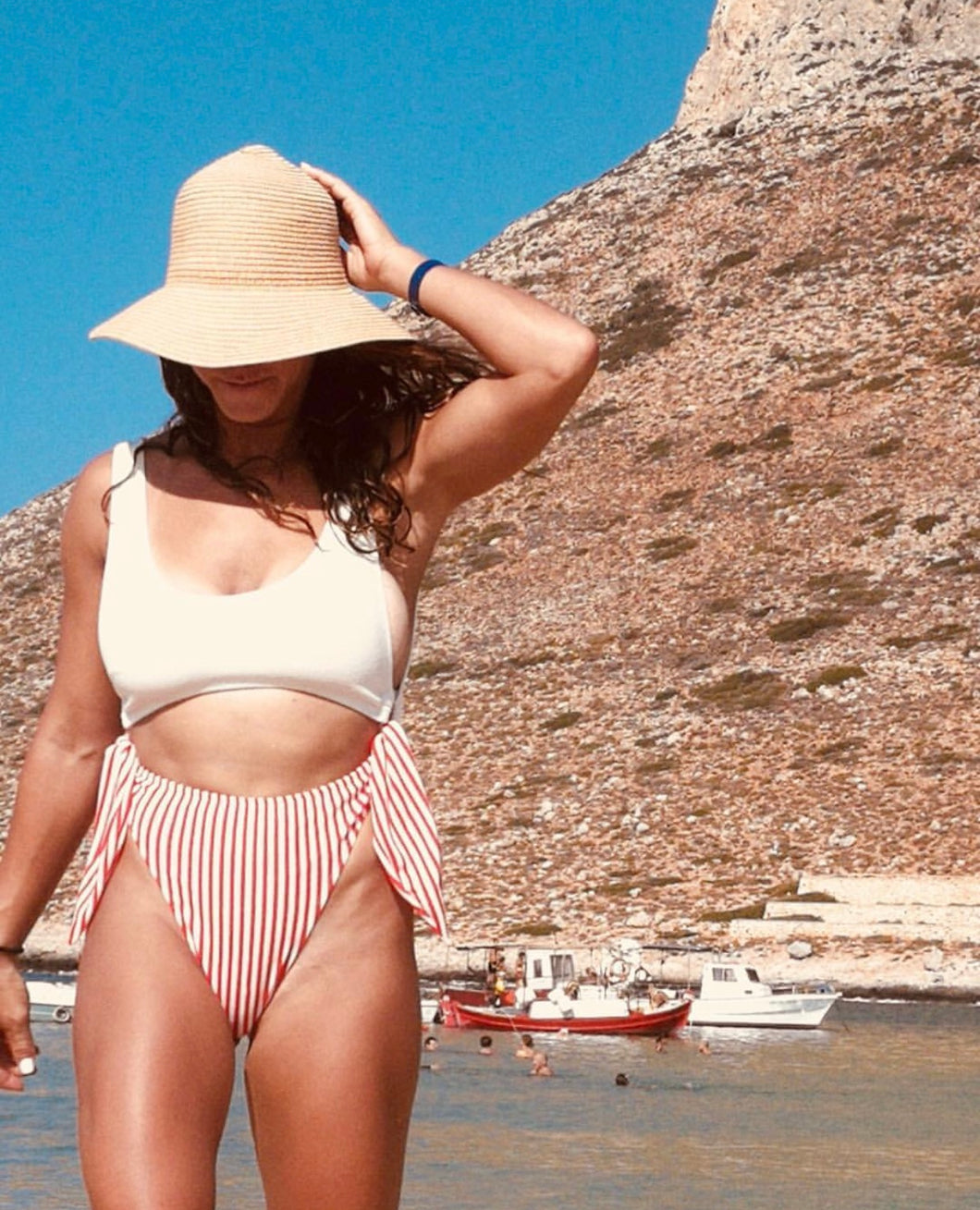 DANI WHITE STRIPES ONE PIECE SWIMSUIT